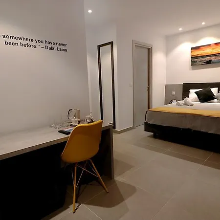 Luma Guest house Saint Julian's